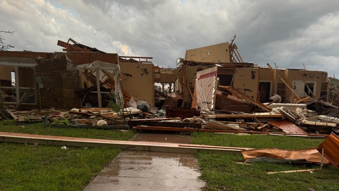 At least 2 hurt as tornadoes reported in Texas, Missouri during Thursday’s round of severe storms