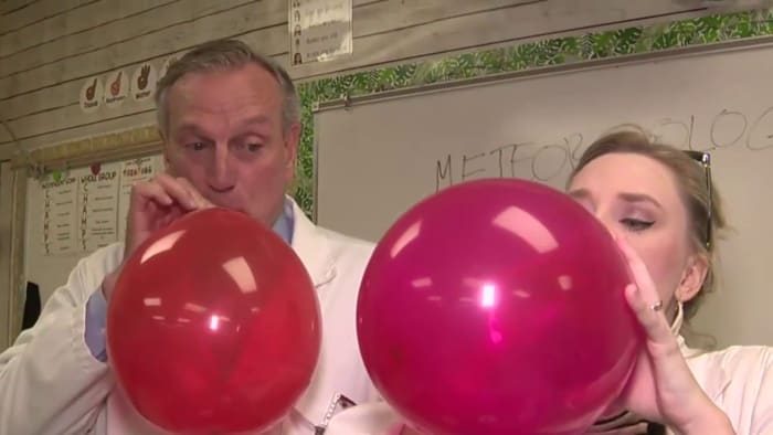 🧪 Science with Sarah: Balloon hovercrafts